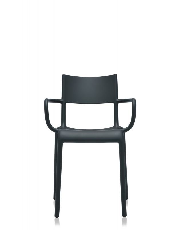 Schwarzer A Armlehnstuhl im Kartell-Stil: Moderner Design Stuhl mit Armlehnen für Esszimmer und Büro.